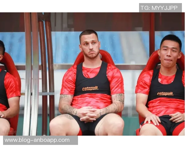 爱德华兹伤退传闻引发关注里德坚定表示他明天能上场比赛